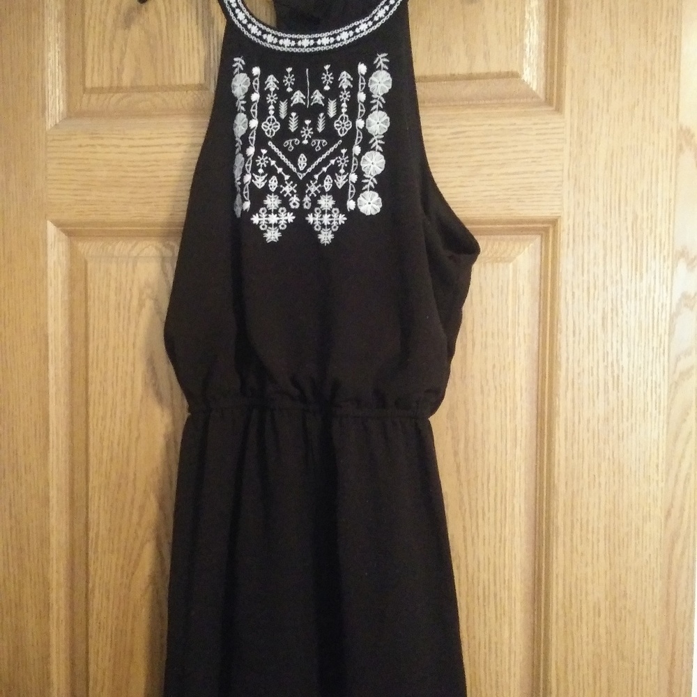 Girls black n white romper.